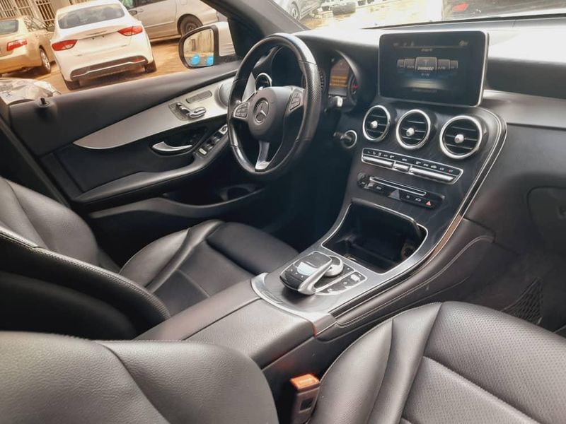Thumbnail 13 of 2019 Mercedes-Benz GLC-Class